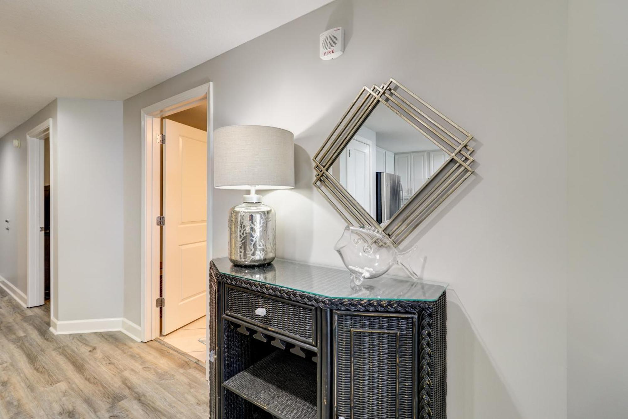 Gulf Front Master Suite! Directly On The Beach! 3 Bedroom / 2 Ba! Sleeps 8! Holiday home *